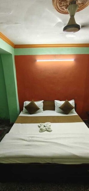Deluxe Room | Rollaway beds, free WiFi, bed sheets