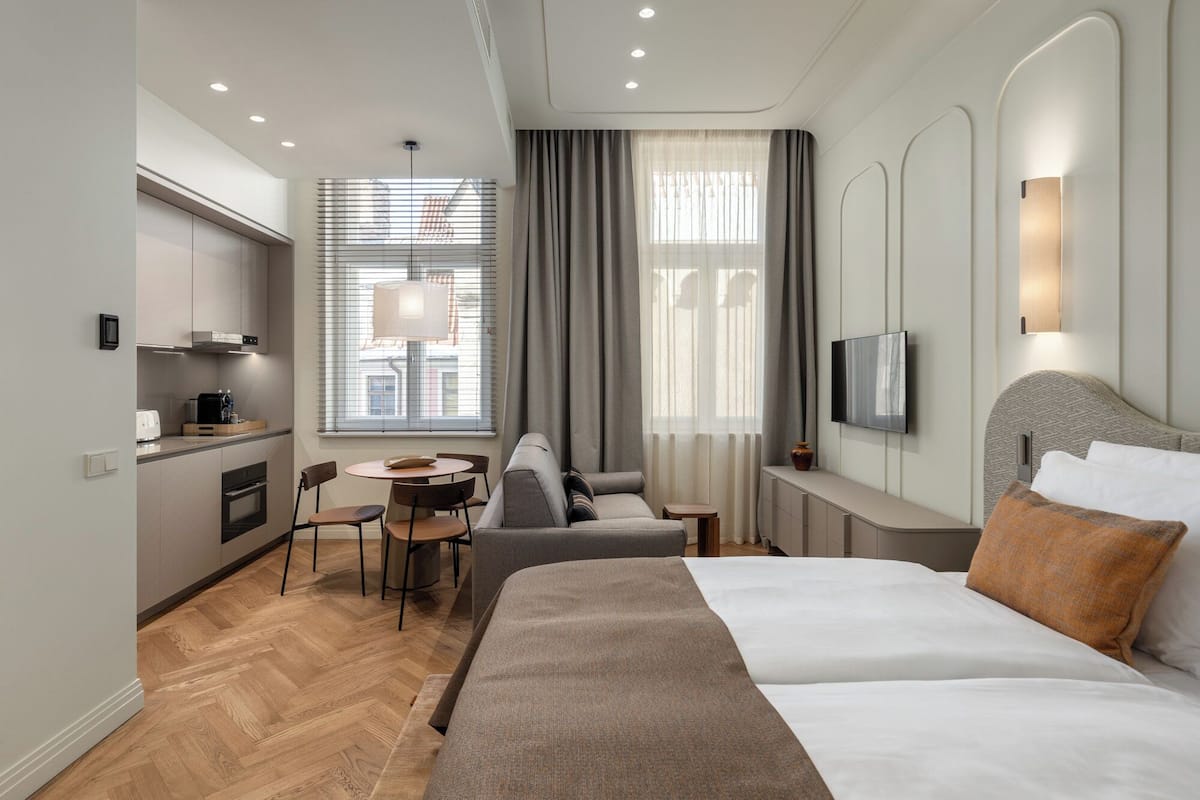 Superior Double or Twin Room | In-room safe, desk, laptop workspace, blackout drapes