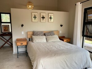 WiFi, bed sheets - Enchanting 2-bedroom chalet within Private Nature Reserve, Hoedspruit (Hoedspruit)