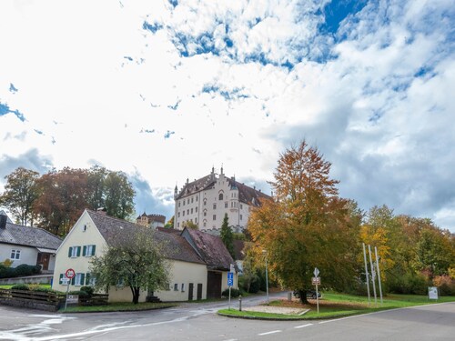 Modern fitter's room & vacation apartment Maria Haunsheim 80m2