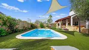 Pool - Holiday Home San by Villas Guide (Mratovo)