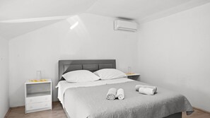 Bügeleisen/Bügelbrett, kostenloses WLAN, Bettwäsche