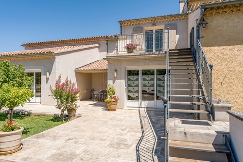 "Frédéric Mistral" Room at La Bastide des Mereuilles with Private Terrace, Wi-Fi & AC