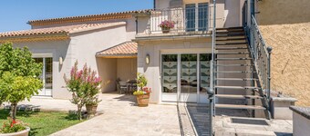 Chambre « Frédéric Mistral », La Bastide des Mereuilles avec terrasse privée, Wi-Fi et climatisation