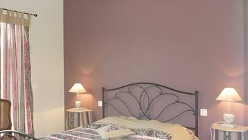 1 室のベッドルーム、WiFi、ベッドシーツ