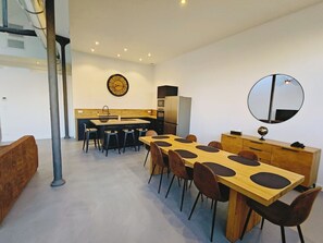 Dining - Loft 23 - 4 bedrooms hyper center of Cholet. 25min from Puy du Fou (Cholet)