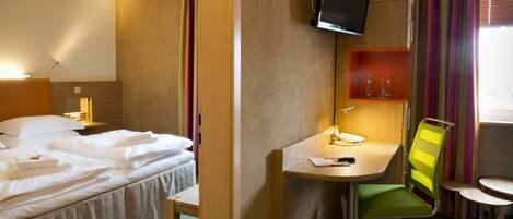 Chambre Confort double, vue sur la cour intĂ©rieure | Coffre-fort pour ordinateur portable, rideaux dâobscurcissement