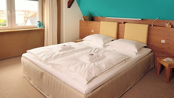 Standard Suite, Balcony, Courtyard View | In-room safe, blackout drapes, free WiFi