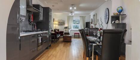 Keittoastiat/astiat/ruokailuvälineet