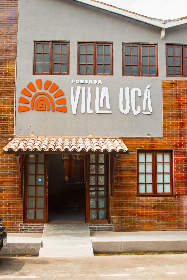 Fachada da propriedade
