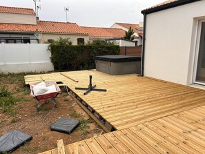 Terrace/patio - Villa with jacuzzi just a stone's throw from the beach - Relaxation guaranteed! (Longeville-sur-Mer)