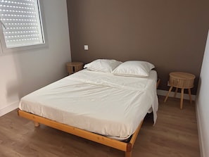 3 quartos, ferros/tábuas de passar roupa