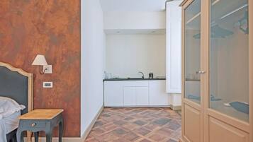 Junior Suite | Private kitchen | Espresso maker, coffee/tea maker