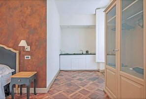Junior Suite | Private kitchen | Espresso maker, coffee/tea maker