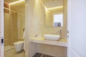 Suite | Baño | Amenidades de baño gratuitas, secadora de cabello, bidet, toallas