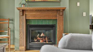 TV, fireplace, offices