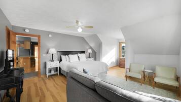 2 bedrooms, desk, iron/ironing board, WiFi