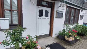 Mặt tiền nơi lưu trú