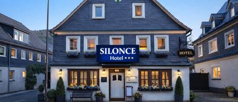 Fachada de la propiedad