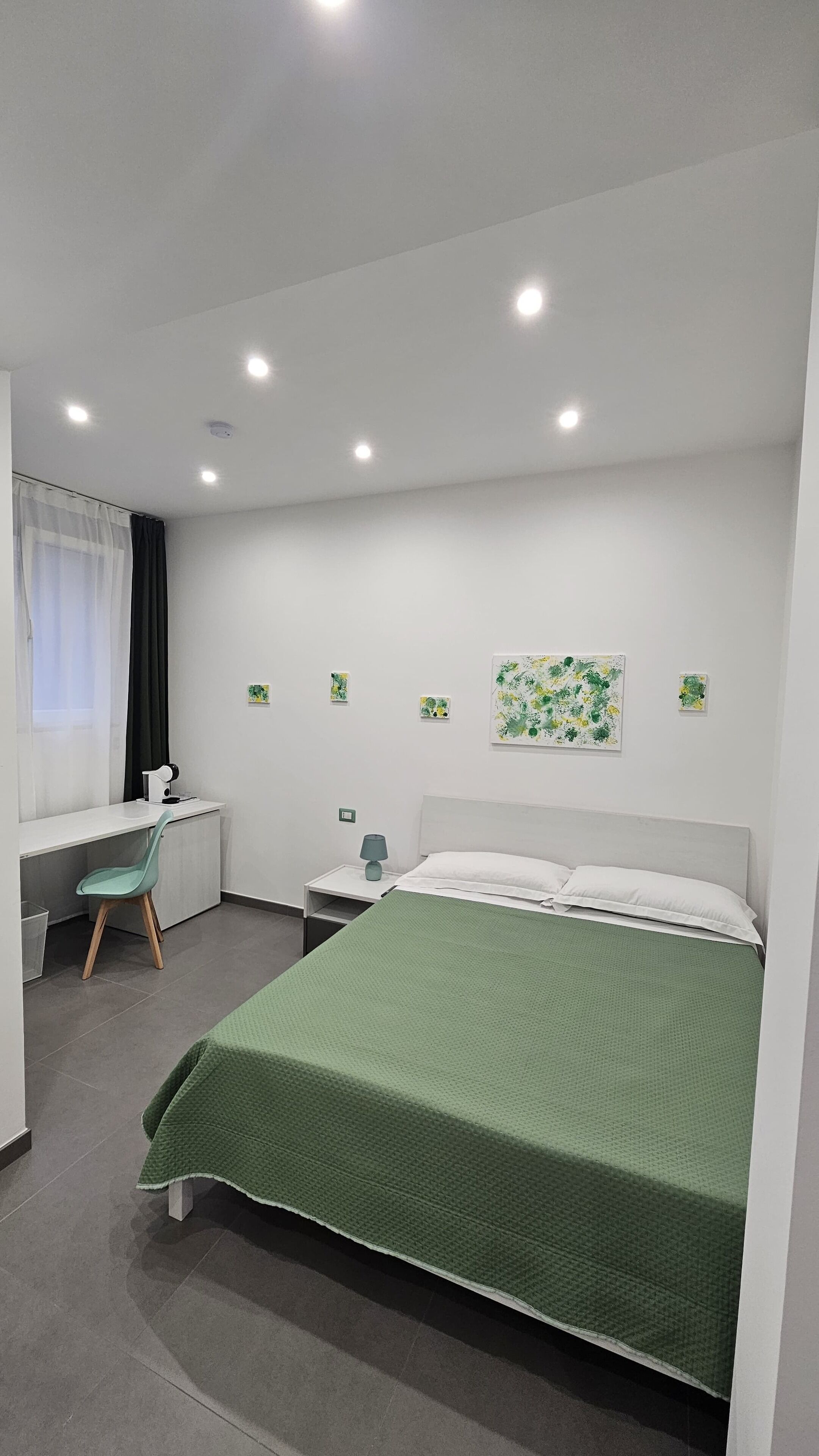 1 bedroom, in-room safe, desk, iron/ironing board