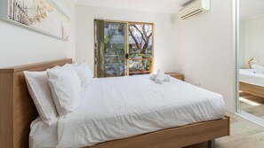 2 bedrooms, WiFi, bed sheets - Haven Waters 8 on the lakefront (Forster)