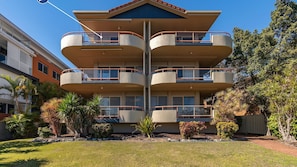 Exterior - Haven Waters 8 on the lakefront (Forster)