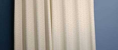 Haartrockner, Handtücher, Toilettenpapier