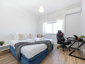 Iron/ironing board, travel cot, WiFi, bed sheets - Nordic Breeze - 1 bedroom apartment just 5 minutes from the beach (Quarteira)