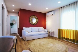 Living area - Apartment for 8 People-T3-Fatima-Space Quattro-Three-with Private Parking (Fátima)