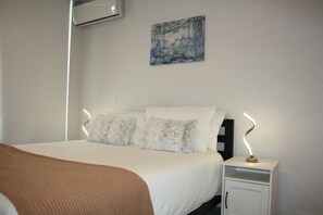 3 chambres, fer et planche à repasser, Wi-Fi, literie fournie