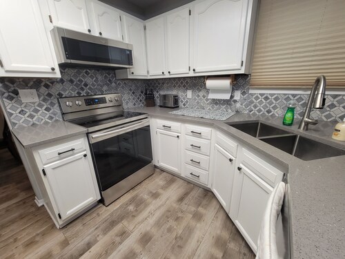 Home away from home in a quiet and safe neighborhood