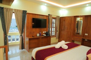 Prémium szoba kétszemélyes ággyal | Íróasztal, összecsukható ágy/pótágy (felár ellenében) és ingyenes wifi