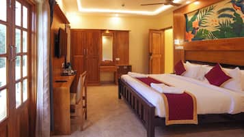 Premium Double Room | Desk, soundproofing, rollaway beds, free WiFi