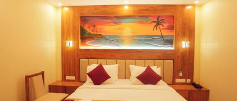 Quarto casal luxo | Escrivaninha, quartos à prova de som, camas extras/dobráveis (sobretaxa)