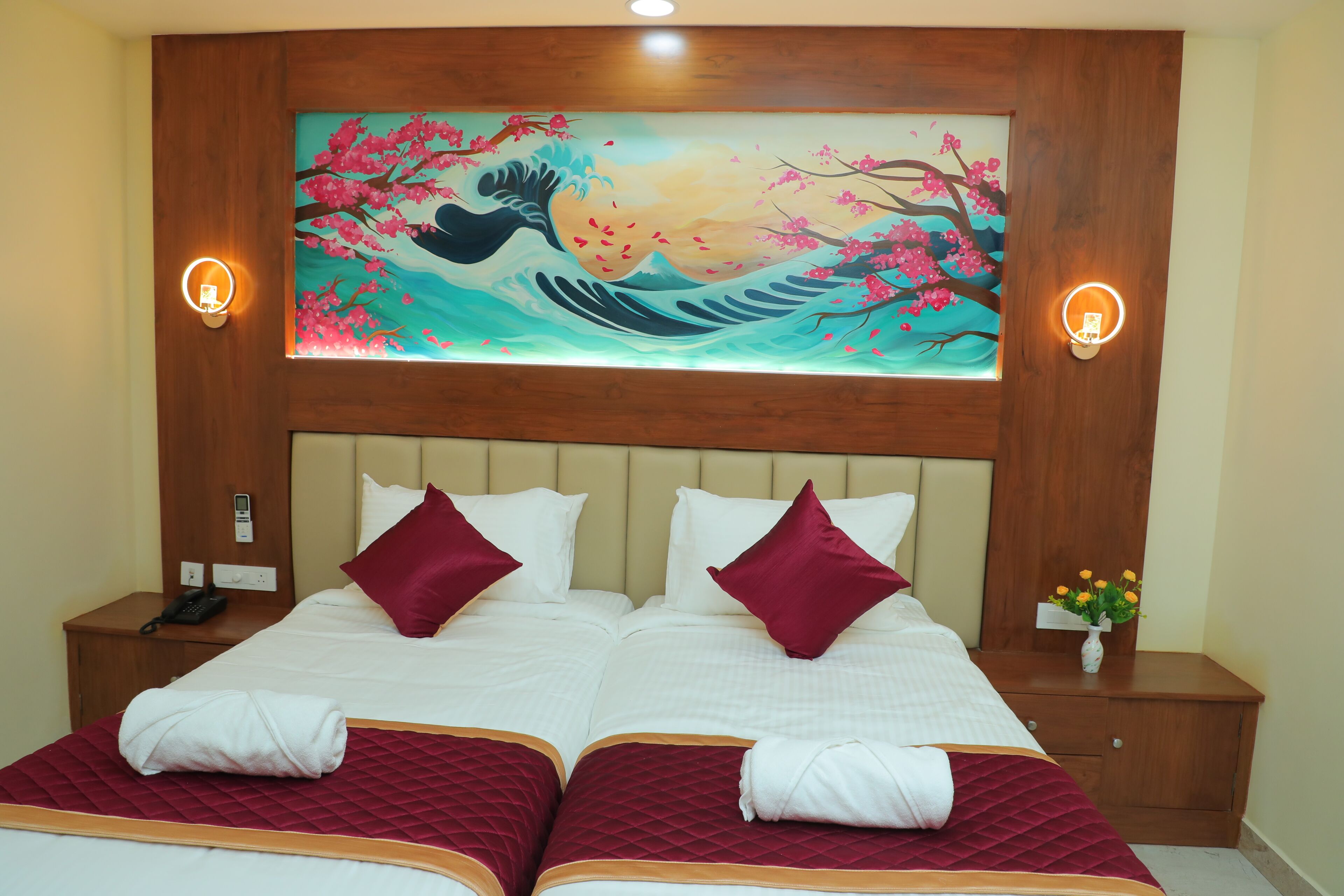 Deluxe kamer, 1 twee- of 2 eenpersoonsbedden | Een bureau, geluiddichte muren, extra bedden (toeslag), gratis wifi