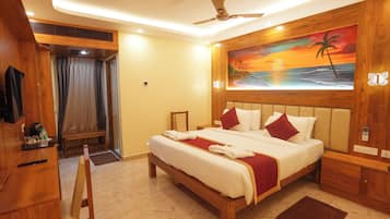 Deluxe Double Room | Interior entrance