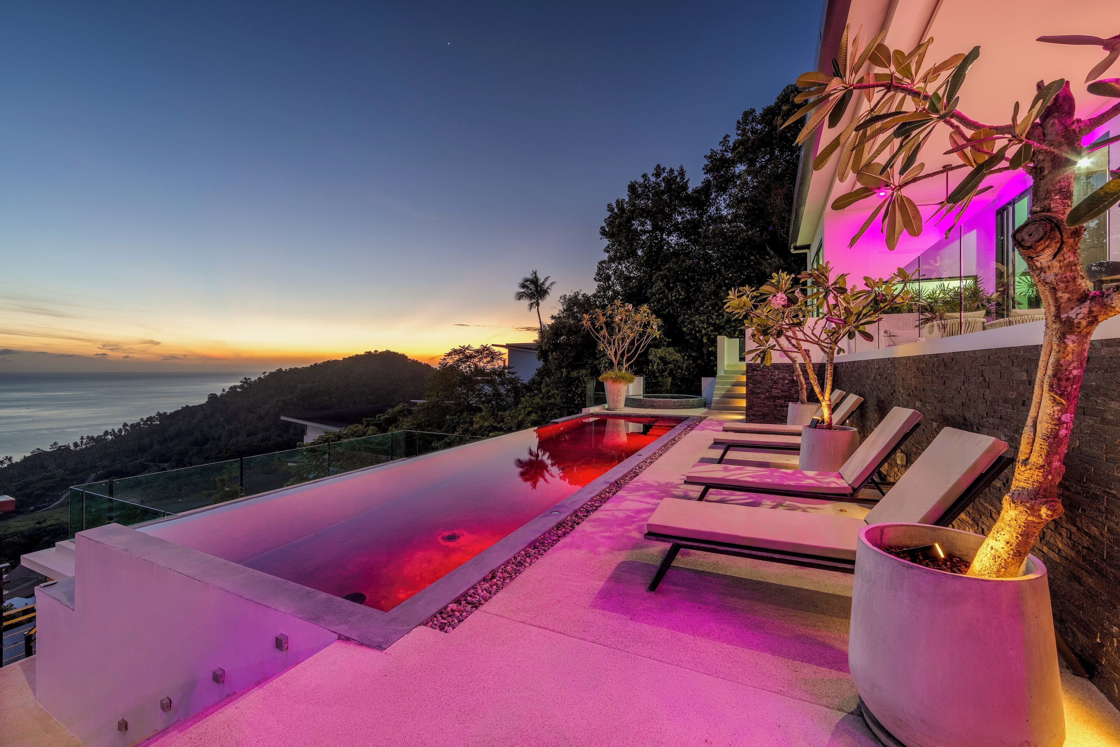 Kolam renang outdoor