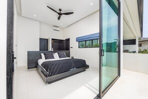 Biệt thự Deluxe, 5 phòng ngủ, quang cảnh hồ bơi | Màn/rèm cản sáng, bàn ủi/dụng cụ ủi quần áo