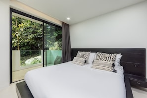 ستائر تعتيم ومكواة/لوح كي وواي فاي مجانًا