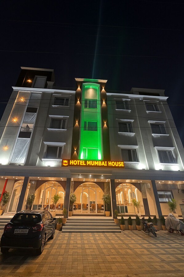 Façana frontal de l'allotjament