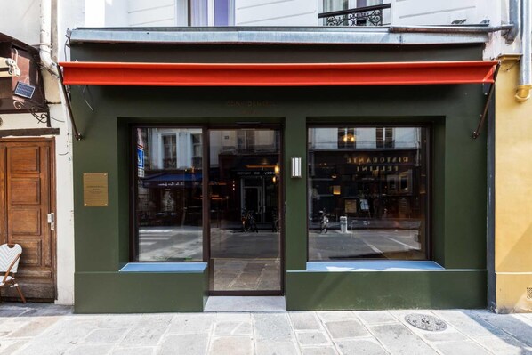 House | Exterior detail