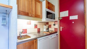 Private kitchen - Apartment in Valmorel With Ski Slope Access (Les Avanchers-Valmorel)