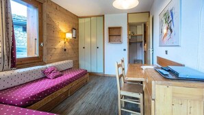 Interior - Apartment in Valmorel With Ski Slope Access (Les Avanchers-Valmorel)