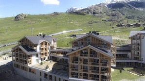 Unclassified image, 2 of 3, button - Phoc02 Very Bright Apartment With Ski-in/ski-out Access (Huez)
