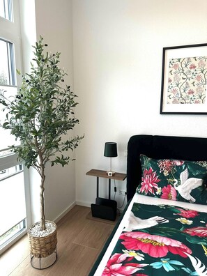 Bügeleisen/Bügelbrett, WLAN, Bettwäsche