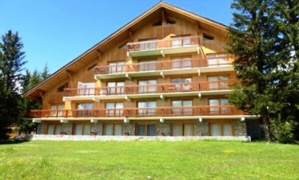 Exterior - Apartment in Meribel at Altiport Slopes (Les Allues)