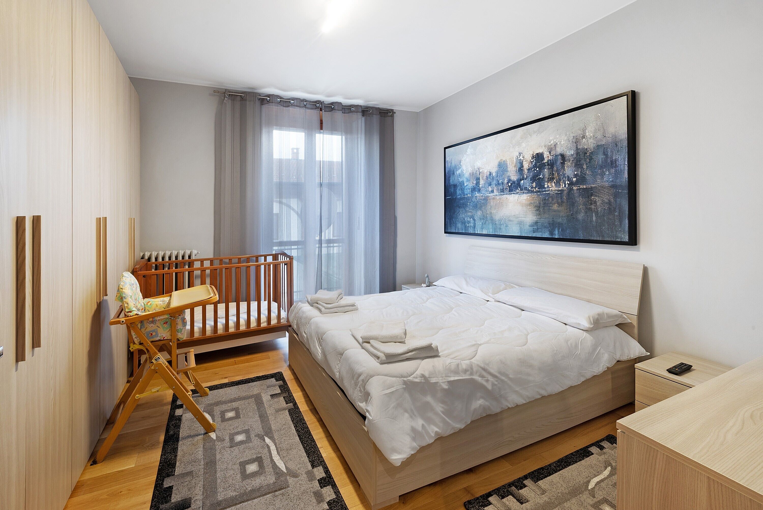 3 bedrooms, iron/ironing board, WiFi, bed sheets