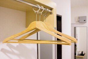 Cortinas opacas, sistema de insonorización, wifi gratis