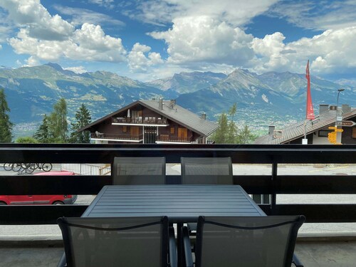 Modern studio in Veysonnaz close to ski departure