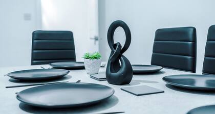 Cosy 2 bed house - 15 minutes from City